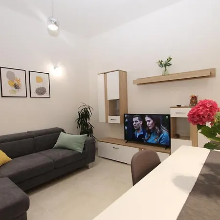 Apartment L