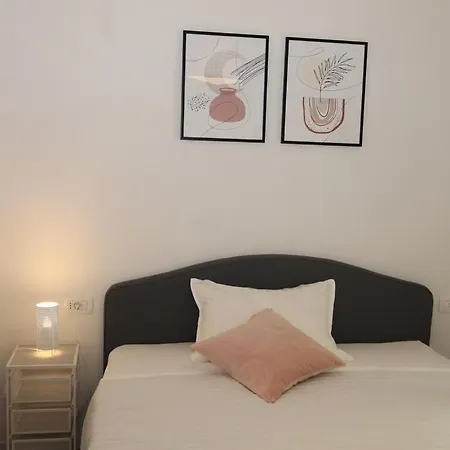 Apartment L *
