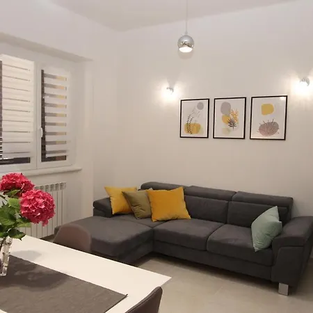 Apartman L *