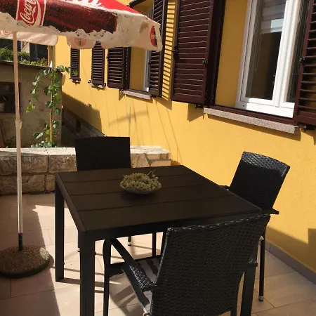 L Apartment